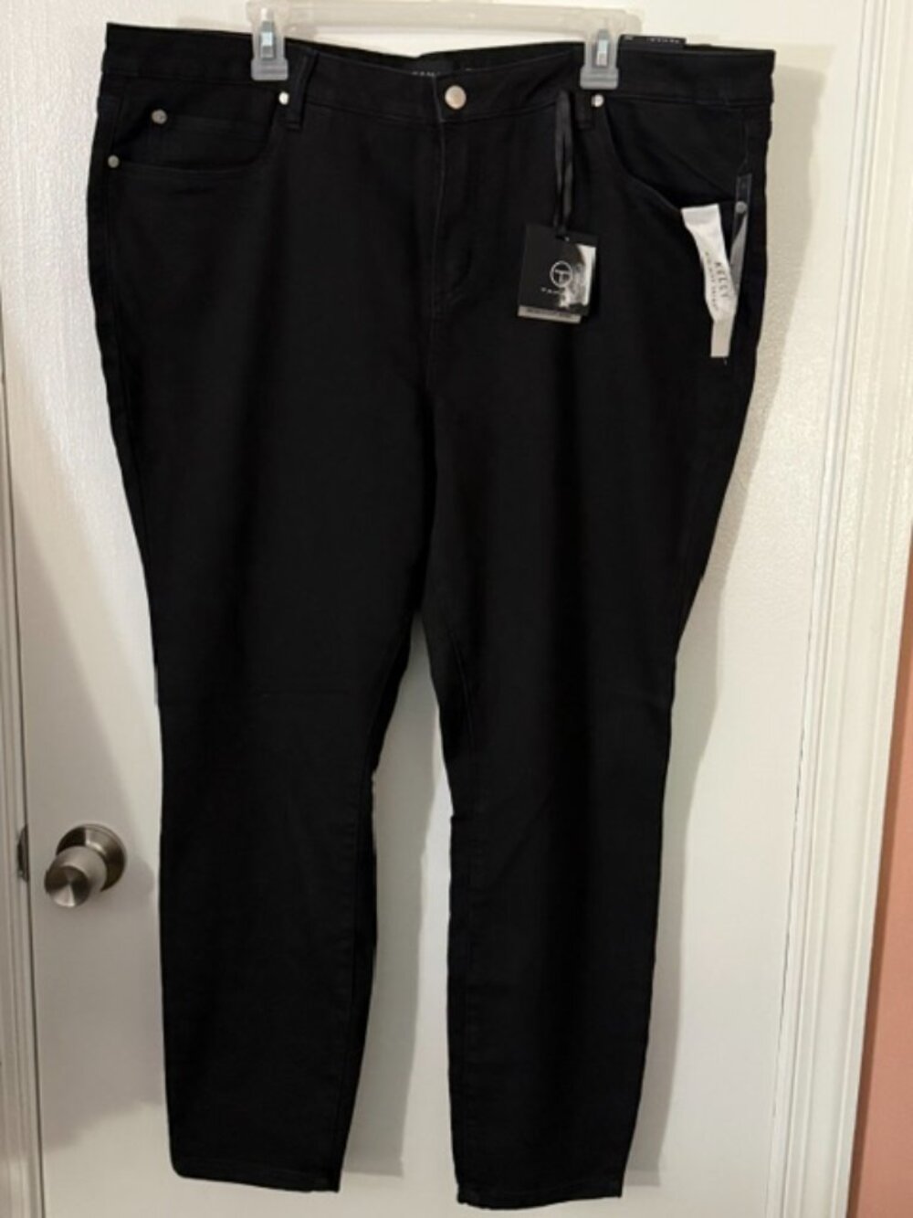 NWT Tahari Kelly Mid-Rise Classic Skinny Jeans Black 20W